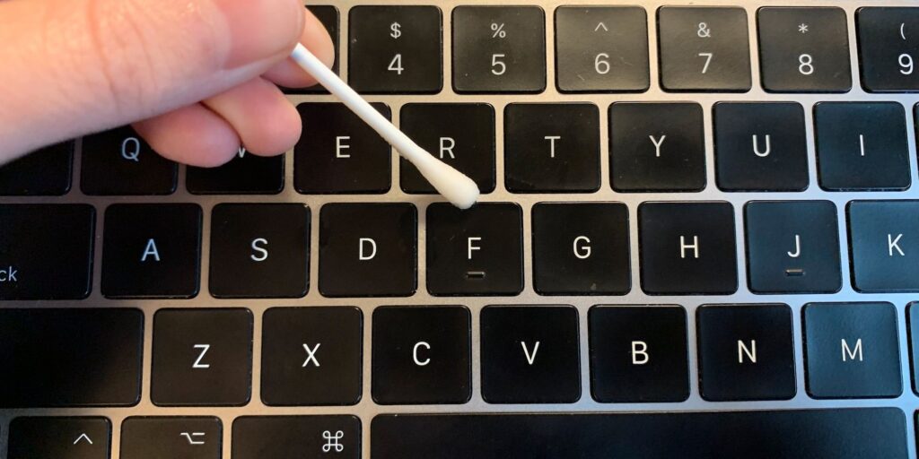 🙂 Cómo limpiar el teclado del mac - Cosas Molonas